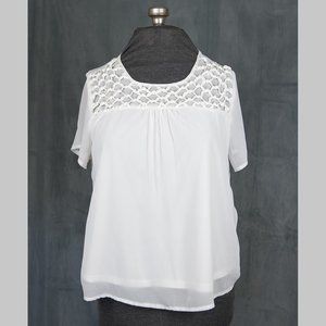 White Blouse with Knotted Detail, Size 2XL